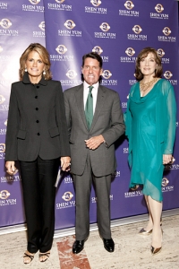 Grace Meigher, CEO de <i>Quest Magazine</i> Chris Meigher, y Gail Rachlin de <i>Chinese Arts Revival</i>.