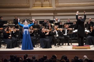 La soprano Min Jiang canta 'Secreto celestial', con la direcci&oacute;n de Leif Sundstrup.