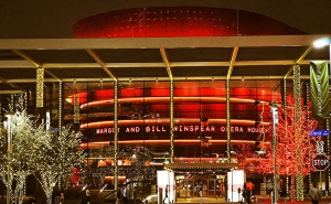 El Winspear Opera House de Dallas fue diseñado como una versión del siglo XXI de un teatro de ópera tradicional.